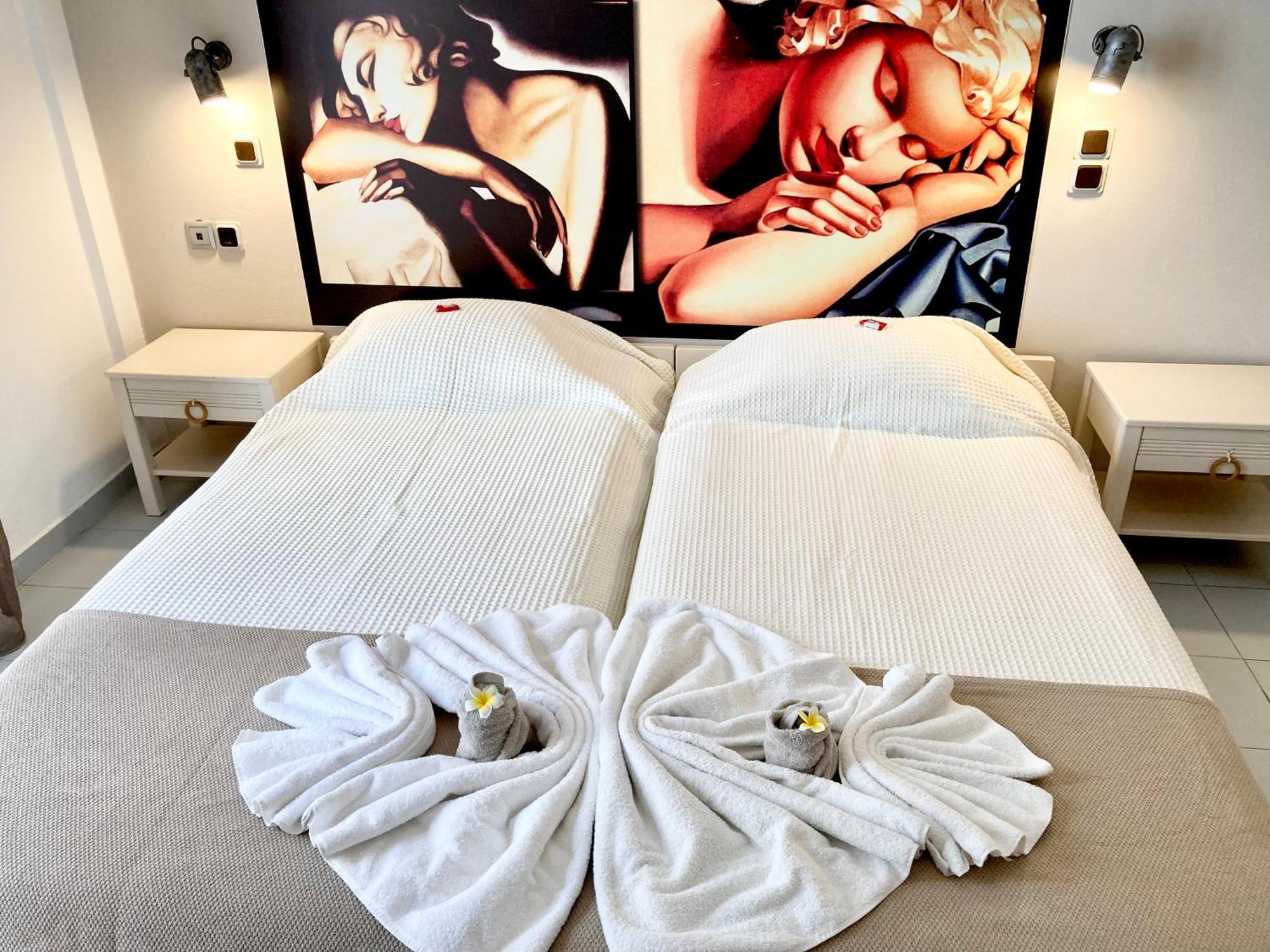 Tree Of Life Art Hotel Agia Marina Quarto foto