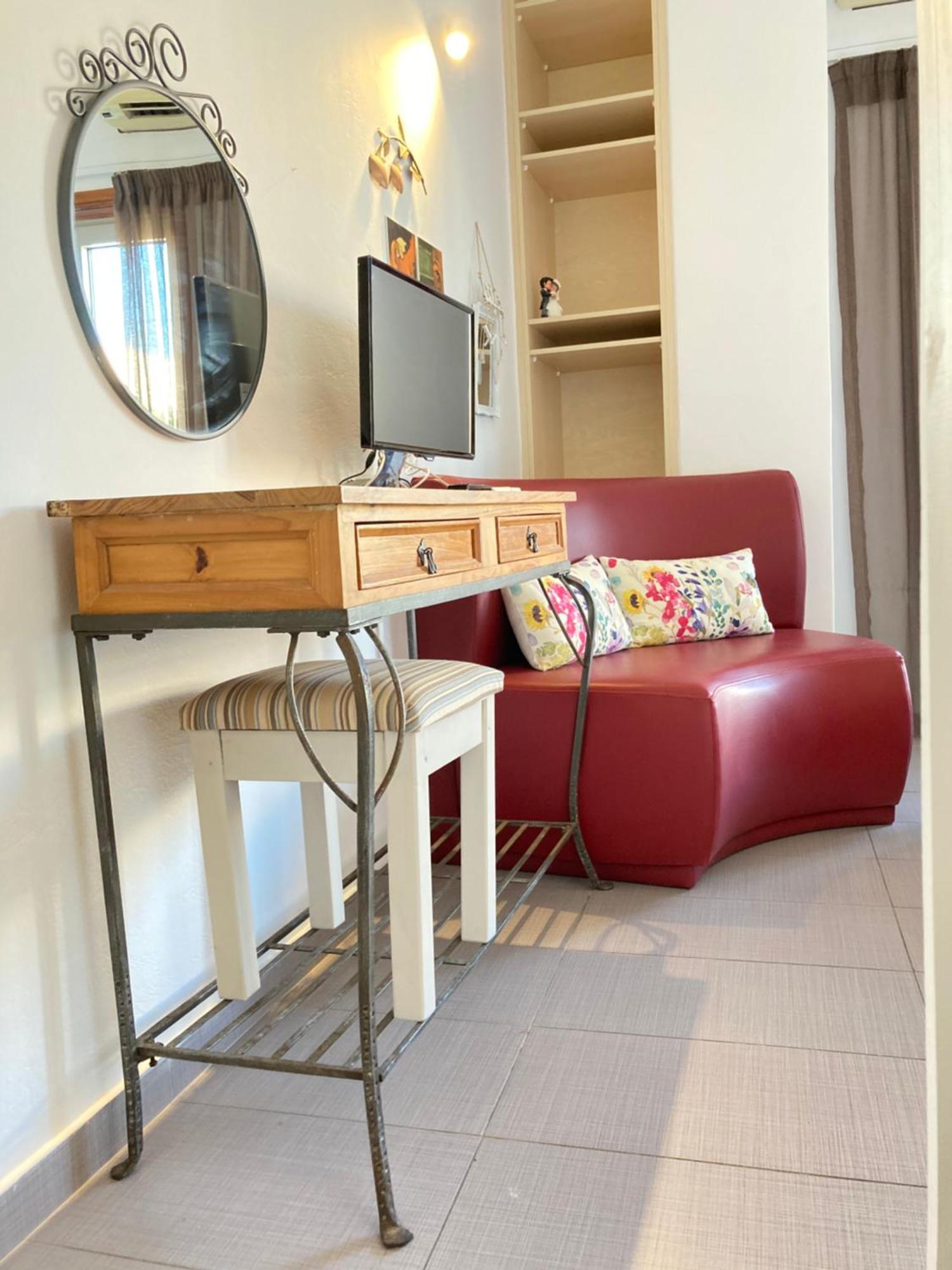 Tree Of Life Art Hotel Agia Marina Quarto foto